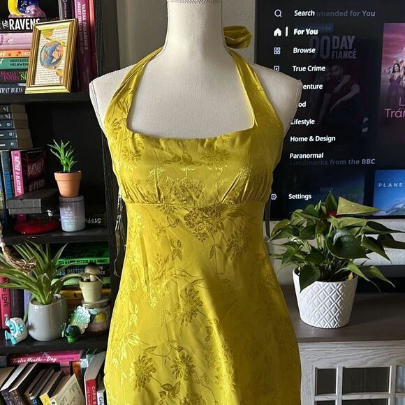 Wild Fable Size Small Yellow Halter Dress Silky material NWT - Picture 2 of 7